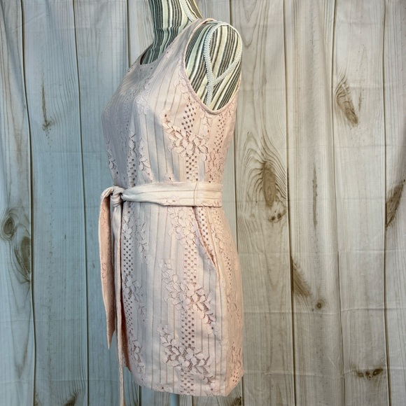 Vince Camuto Lace Floral Design Mini Dress with Tie Belt Lined Pink Size 6 - Picture 3 of 11